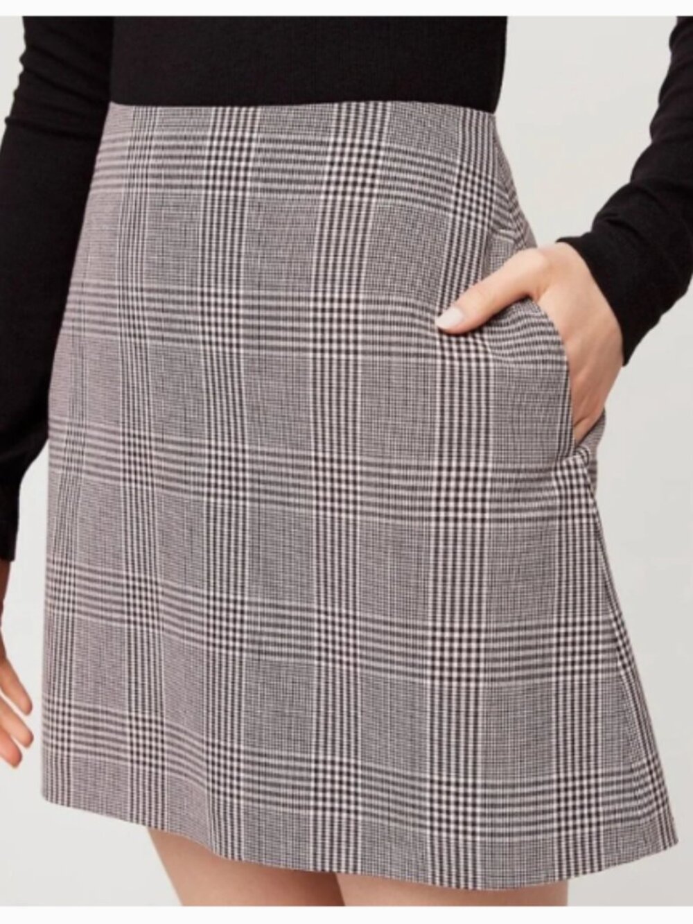Aritzia Wilfred Classic Plaid A-Line Renee Mini Skirt